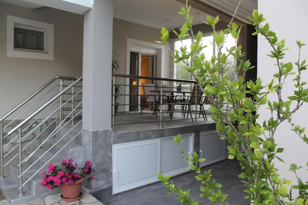 Holiday home Panos Modern Mouzaki